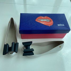 Melissa Ultragirl Sweet Bow Flats NWT 9 mu628